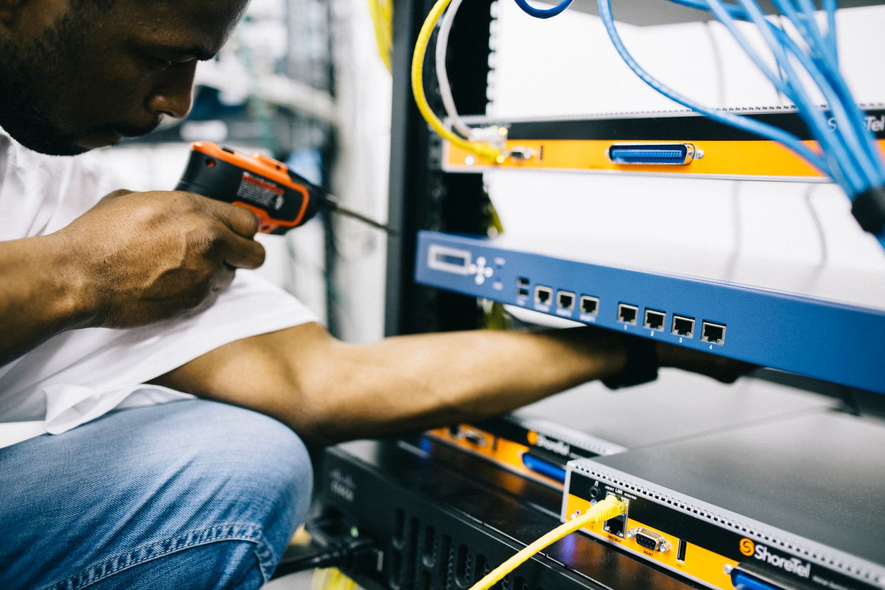 Switches, routeurs et Wi-Fi professionnel